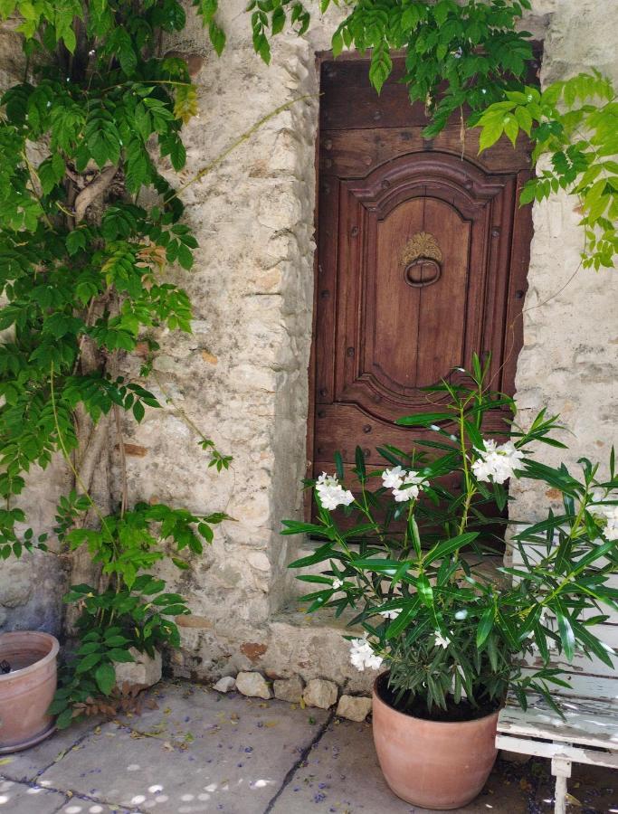 Chez Les Filles Bed & Breakfast Dions Bagian luar foto