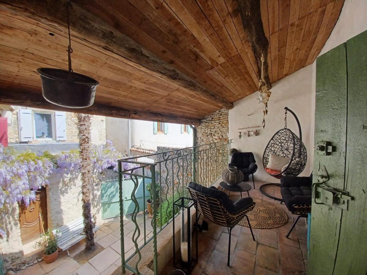 Chez Les Filles Bed & Breakfast Dions Bagian luar foto