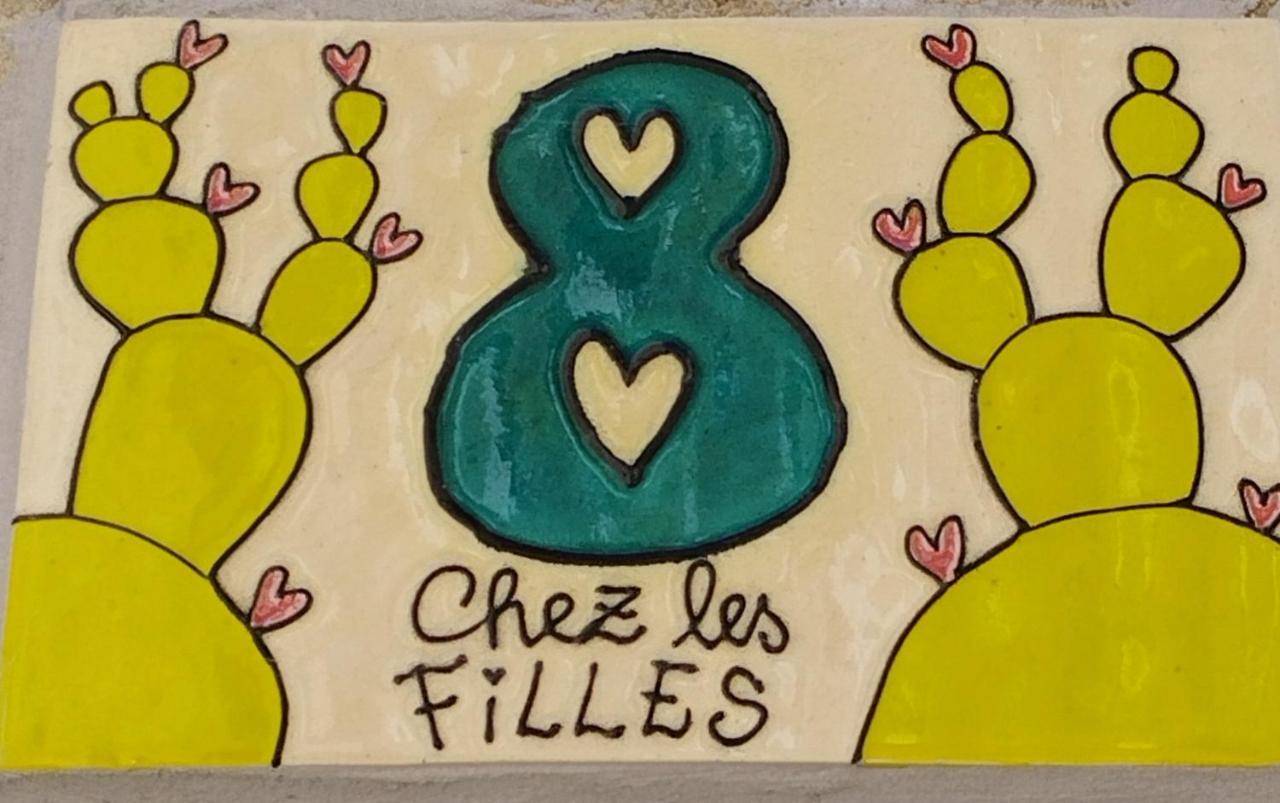 Chez Les Filles Bed & Breakfast Dions Bagian luar foto