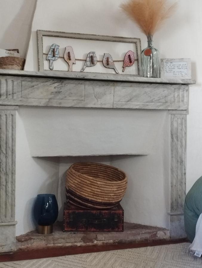 Chez Les Filles Bed & Breakfast Dions Bagian luar foto