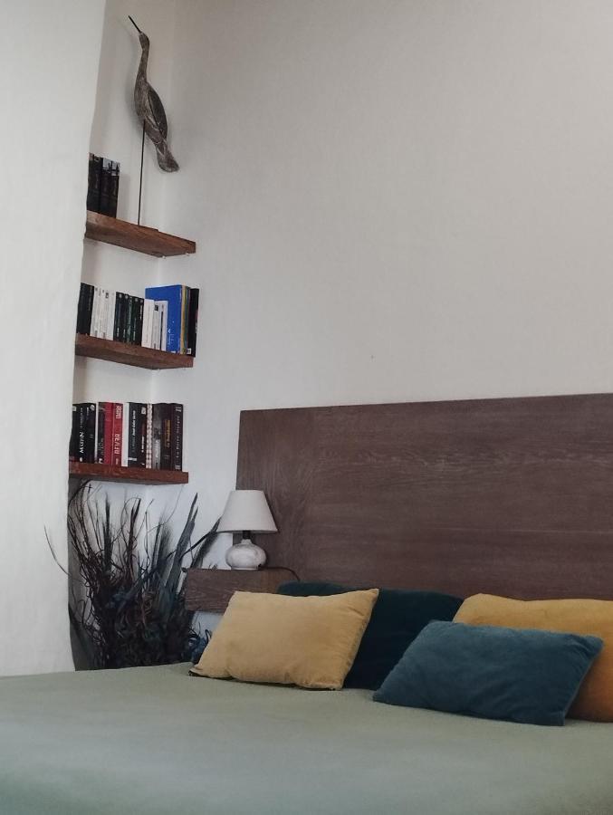 Chez Les Filles Bed & Breakfast Dions Bagian luar foto